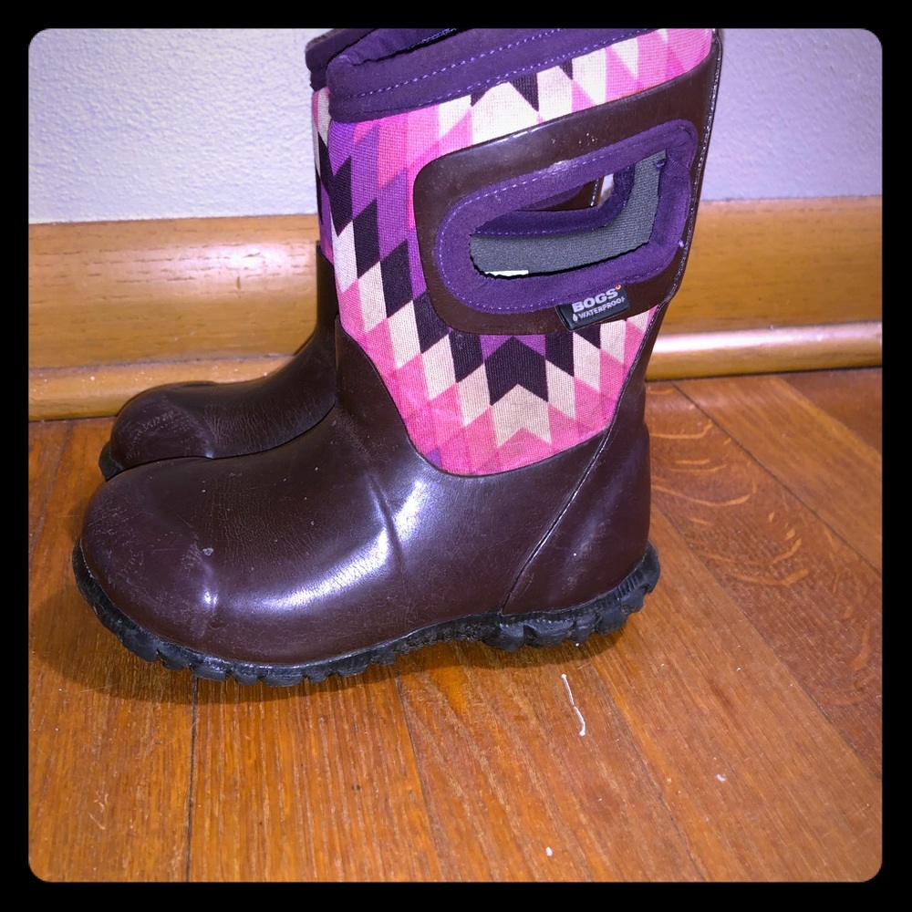 Size 7 toddler Bogs